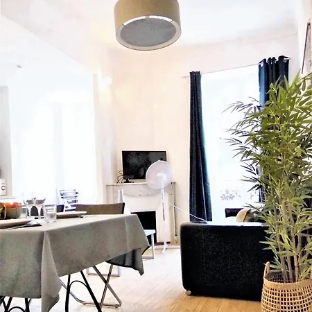 Apartment Confortable Au Coeur De - Vue Sur La