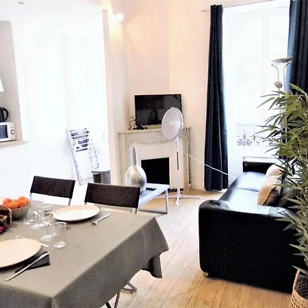 Apartment Confortable Au Coeur De - Vue Sur La
