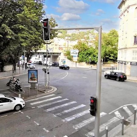 Apartment Confortable Au Coeur De - Vue Sur La Nice